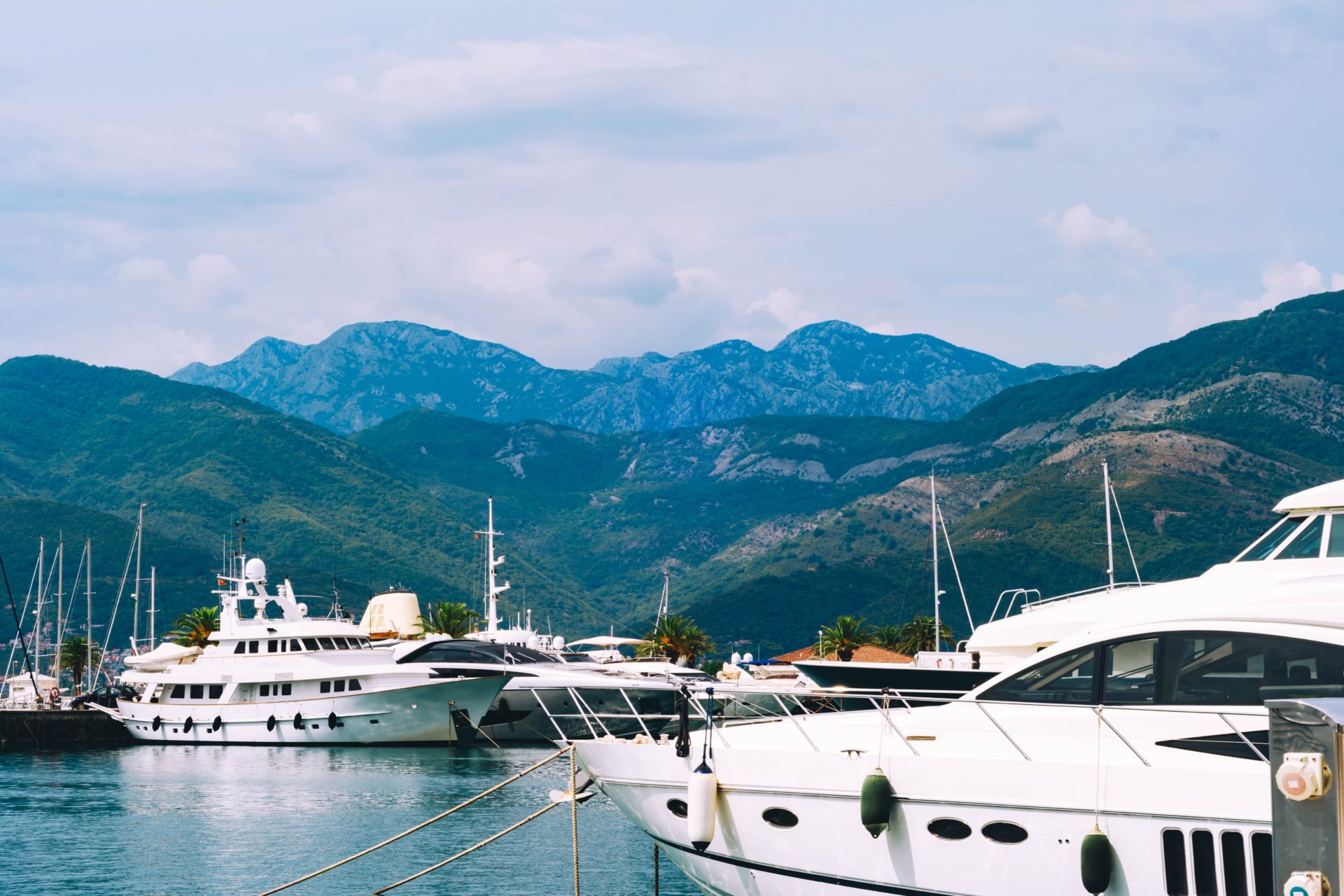 yacht voyage montenegro