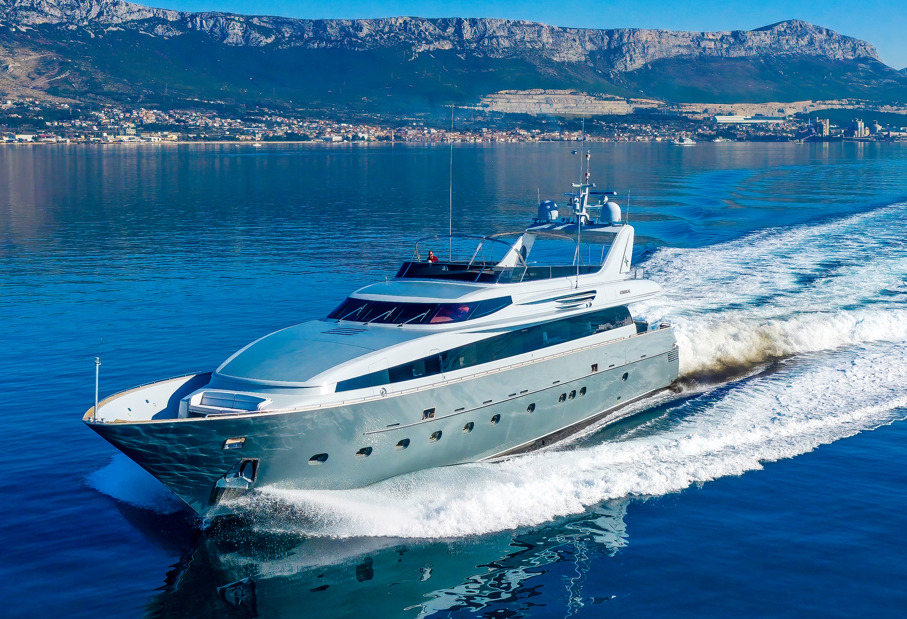 yacht broker job london